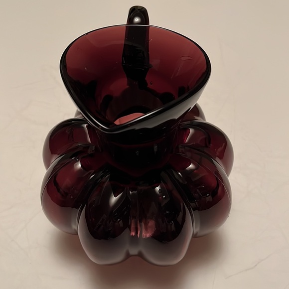 Deep red color small glass pitcher - Picture 2 of 3